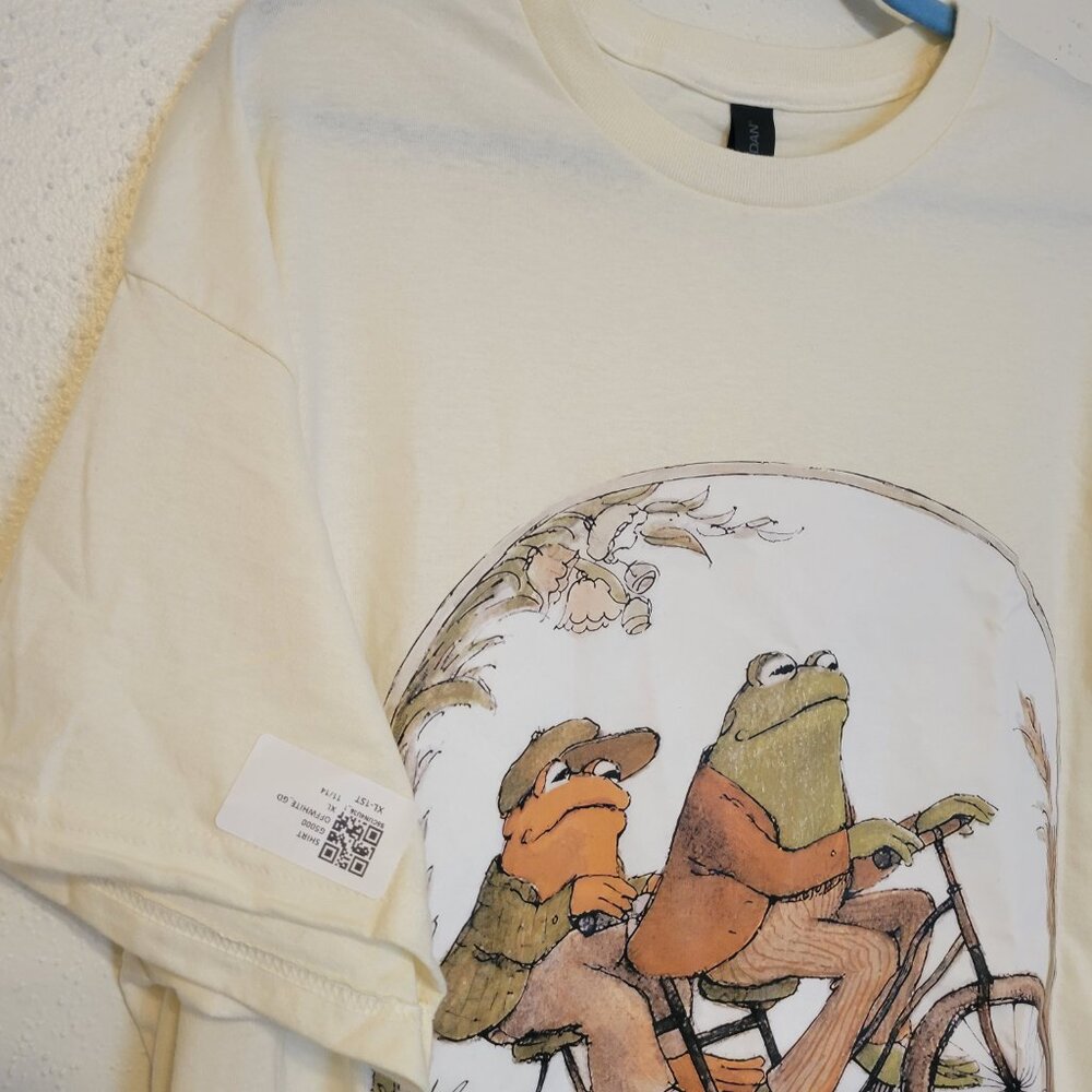 Frog and Toad Classic Book Graphic Tee XL NWT Cottagecore Aesthetic - Picture 4 of 8